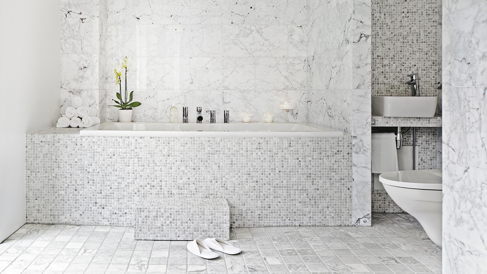 Tulikivi Carrara marmori kylpyhuone